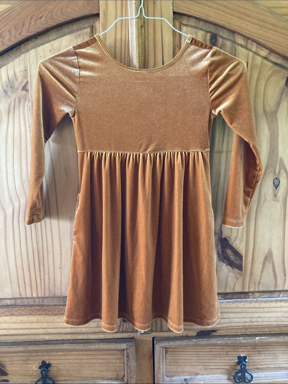 Girls Old Navy gold orange velvet long sleeve dress size M (8)